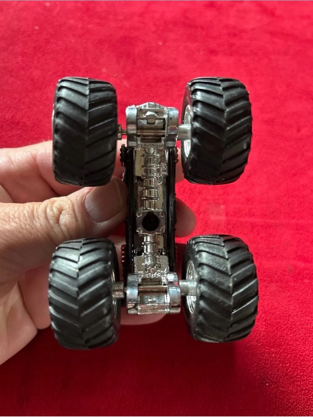 HOT Wheels Monster Jam TIME FLYS 1:64 Monster Truck